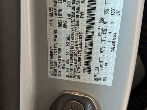 New 2025 Ford Escape SE image 24