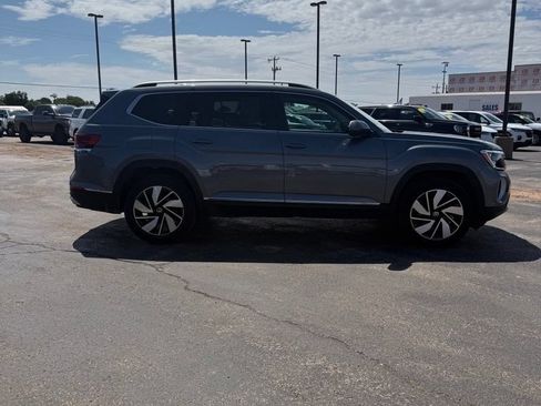 Used 2024 Volkswagen Atlas SEL AWD/4WD image 3