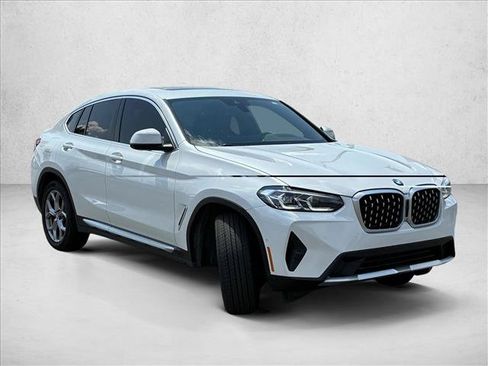 Used 2023 BMW X4 xDrive30i w/ Parking Assistance Package AWD/4WD image 3