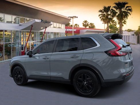 Used 2024 Honda CR-V EX-L image 5