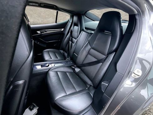 Used 2014 Porsche Panamera 2 image 23