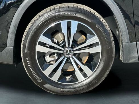 Used 2025 Mercedes-Benz GLA 250 4MATIC image 34