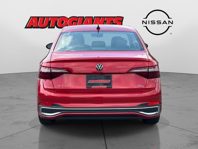 Used 2022 Volkswagen Jetta SEL FWD image 4