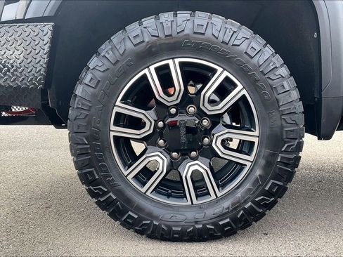 Used 2020 GMC Sierra 3500 AT4 w/ AT4 Premium Package image 36