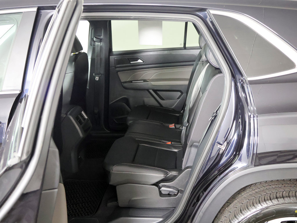 Used 2023 Volkswagen Atlas Cross Sport SEL AWD/4WD image 34