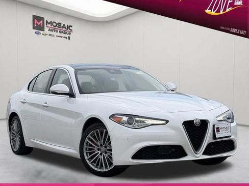Used 2019 Alfa Romeo Giulia Ti w/ Quick Order Package 22X Lusso AWD/4WD image 1
