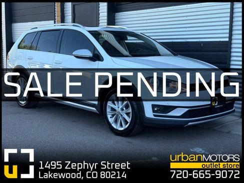 Used 2017 Volkswagen Golf Alltrack SE AWD/4WD image 1