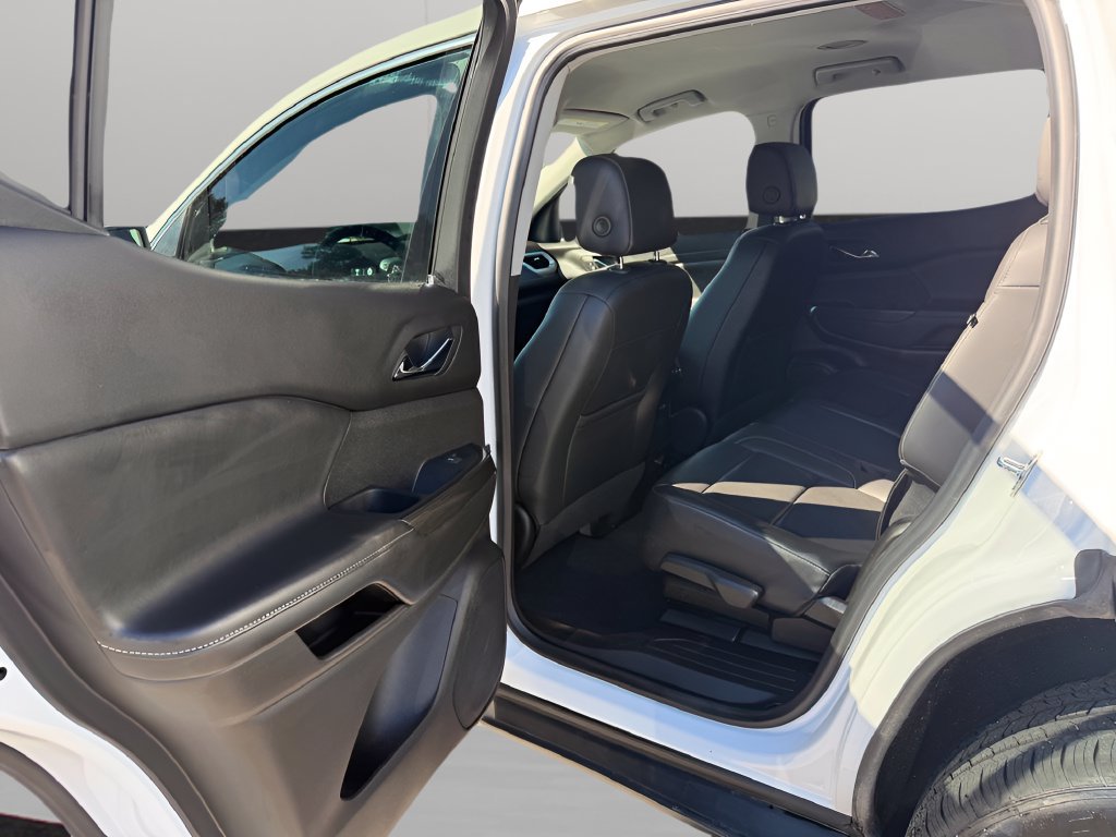 Used 2023 GMC Acadia SLT AWD/4WD image 29