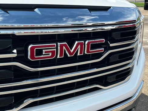 Used 2024 GMC Sierra 1500 SLT image 8