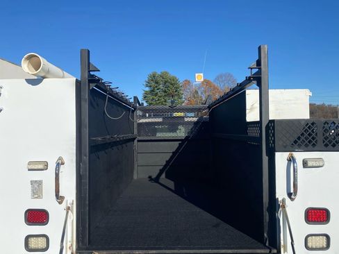 Used 2016 RAM 4500 Tradesman image 38