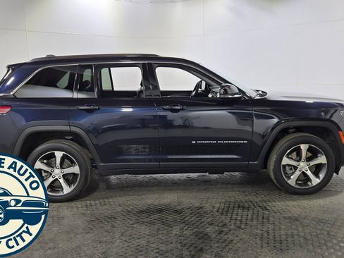 Used 2023 Jeep Grand Cherokee 4WD 4xe image 8