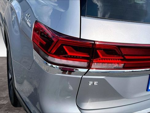 Used 2025 Volkswagen Atlas SE AWD/4WD image 32