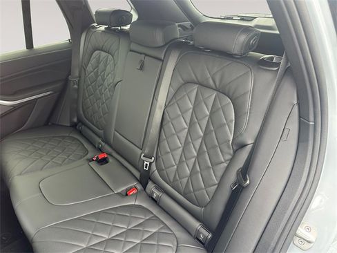 New 2026 BMW X5 xDrive40i w/ M Sport Package image 13