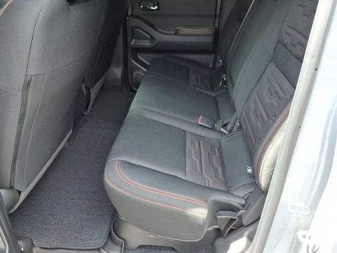 Used 2025 Nissan Frontier PRO-4X AWD/4WD image 13