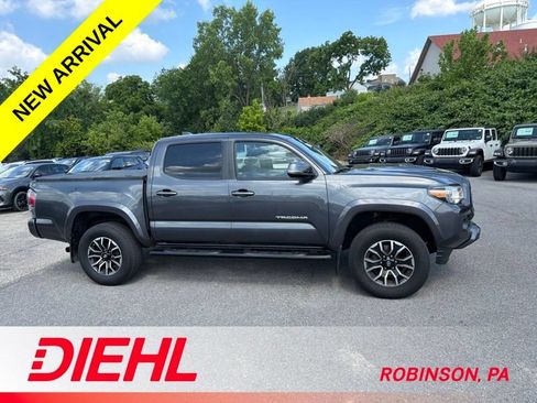 Used 2020 Toyota Tacoma TRD Sport AWD/4WD image 6