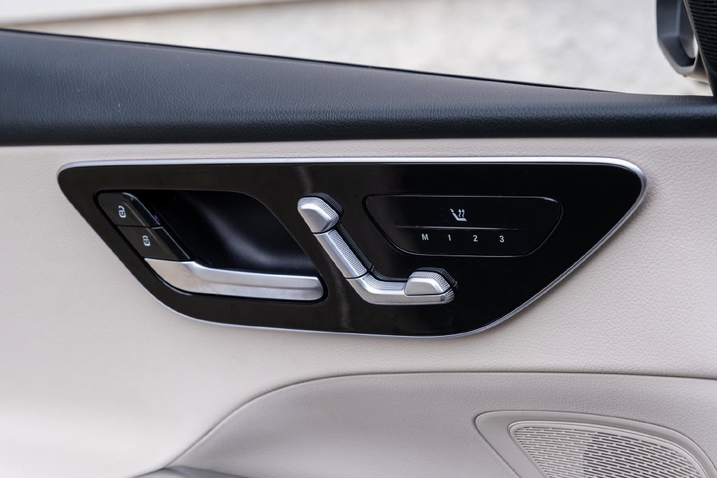 Used 2023 Mercedes-Benz C 300 4MATIC Sedan image 12