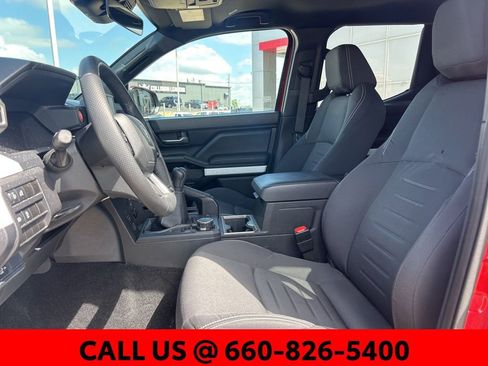 Certified 2024 Toyota Tacoma TRD Off-Road AWD/4WD image 11