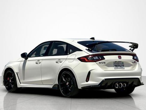 Used 2024 Honda Civic Type R image 3