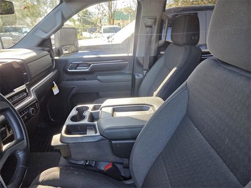 Used 2025 Chevrolet Silverado 2500 LT w/ Convenience Package image 6