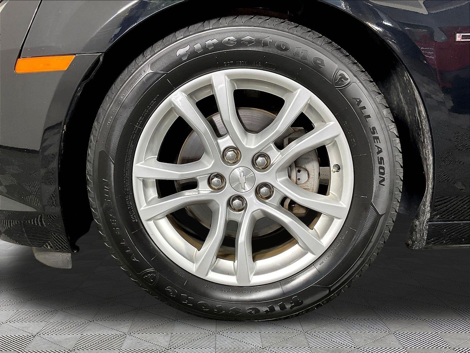 Used 2015 Chevrolet Camaro LS RWD image 31
