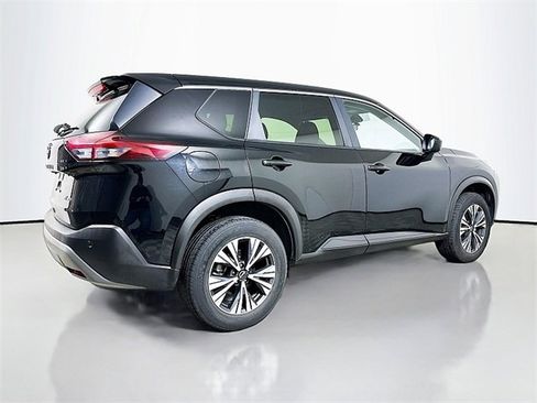 Used 2023 Nissan Rogue SV image 7