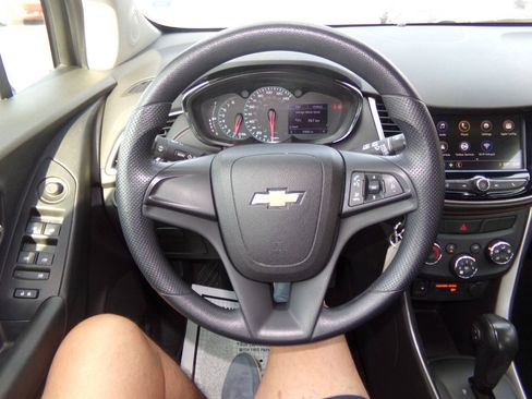 Used 2018 Chevrolet Trax LS FWD image 45