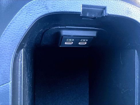 Used 2024 Toyota RAV4 Limited image 32