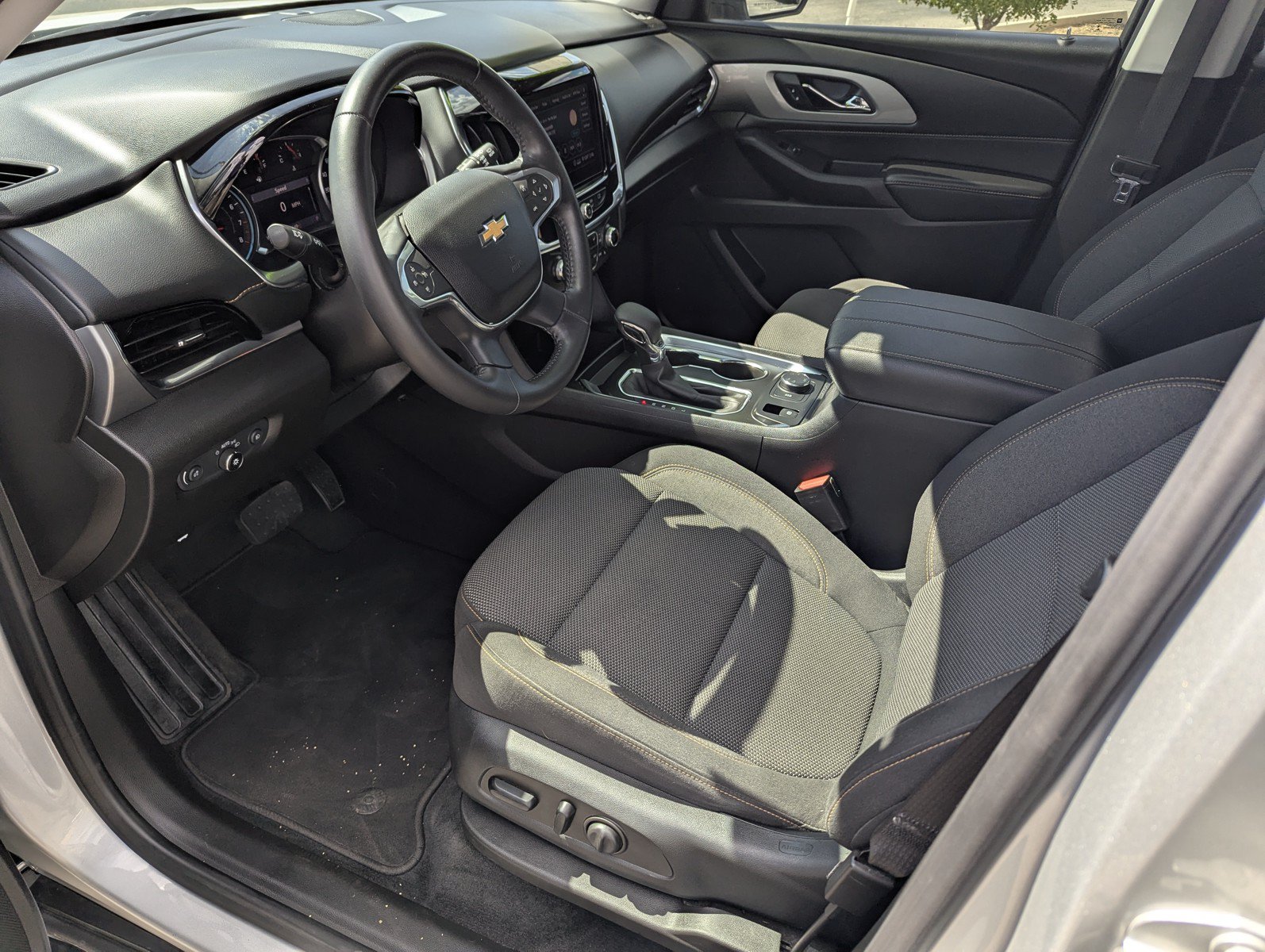Used 2021 Chevrolet Traverse LT AWD/4WD image 10