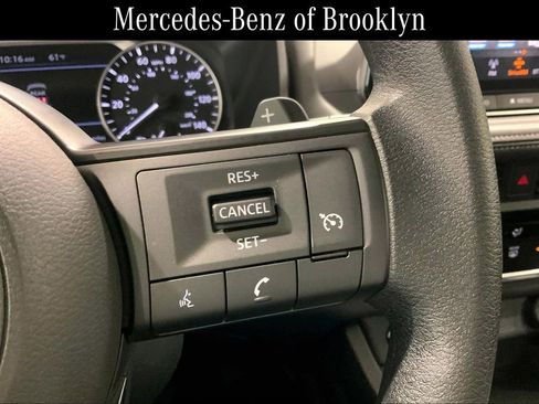 Used 2024 Nissan Rogue S image 23