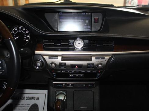 Used 2014 Lexus ES 350 w/ Premium Package FWD image 17