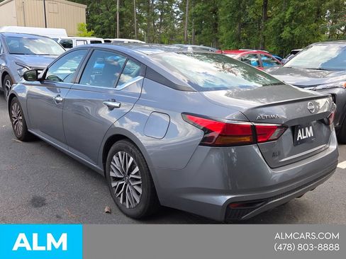 Used 2024 Nissan Altima 2.5 SV FWD image 4
