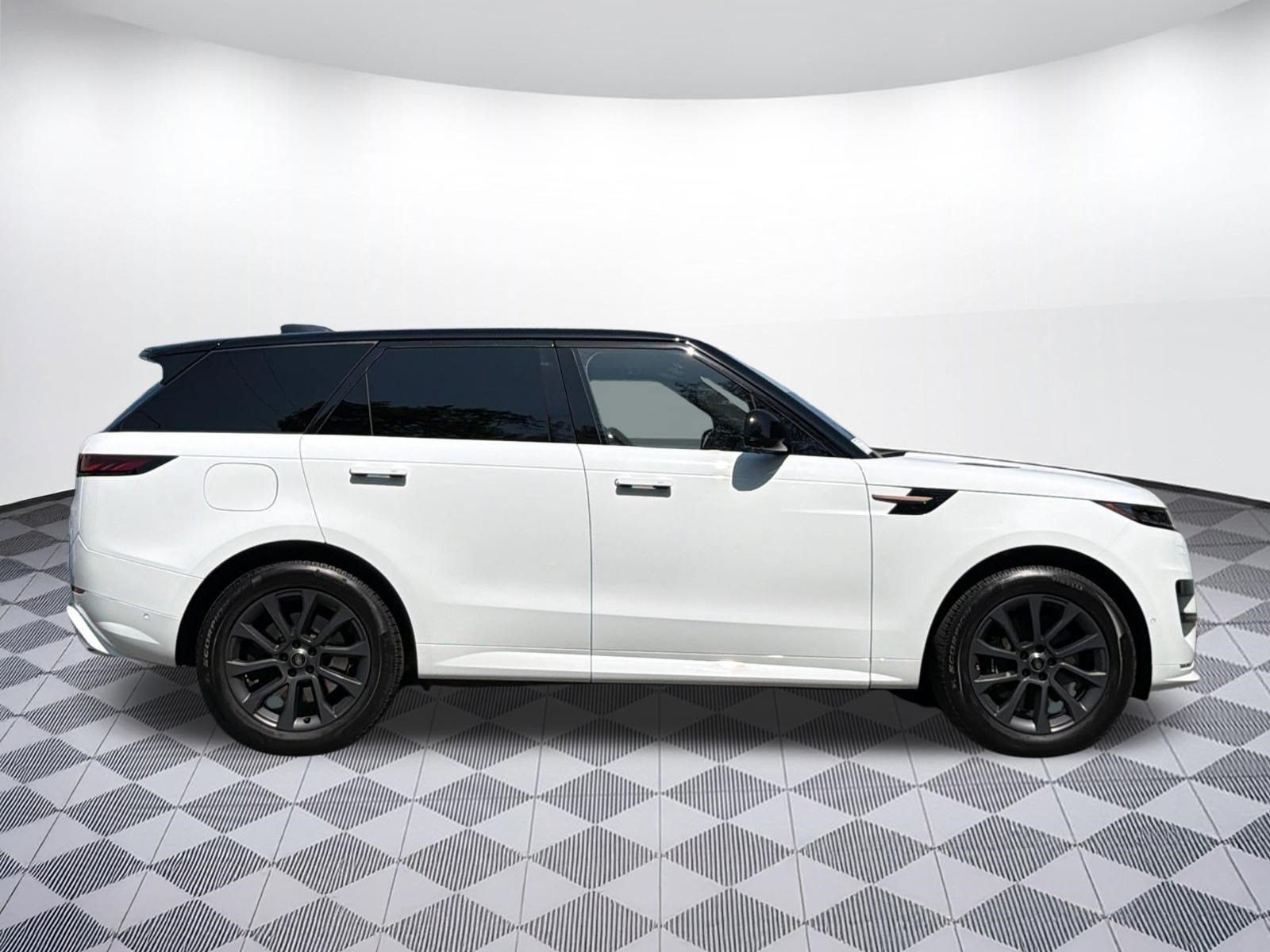 Used 2025 Land Rover Range Rover Sport Dynamic SE AWD/4WD image 7