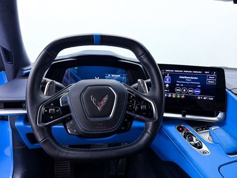 Used 2022 Chevrolet Corvette Stingray Premium Conv w/ Z51 Performance Package RWD image 4