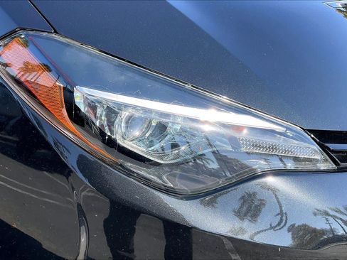 Used 2018 Toyota Corolla LE image 26