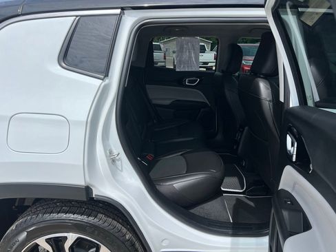 Used 2022 Jeep Compass Limited AWD/4WD image 19