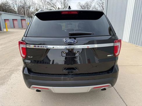 Used 2016 Ford Explorer XLT image 10