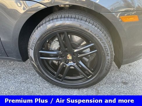 Used 2021 Porsche Macan S image 10