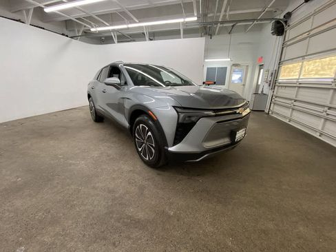 Used 2024 Chevrolet Blazer EV LT AWD/4WD image 8
