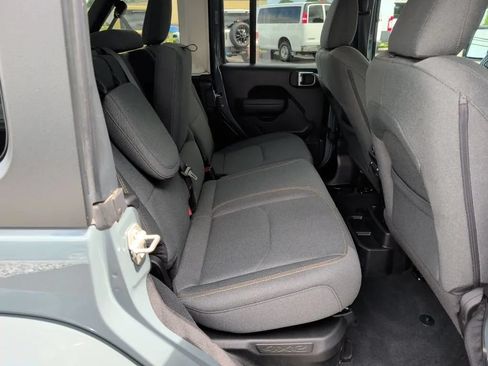 Used 2024 Jeep Wrangler Unlimited AWD/4WD image 26
