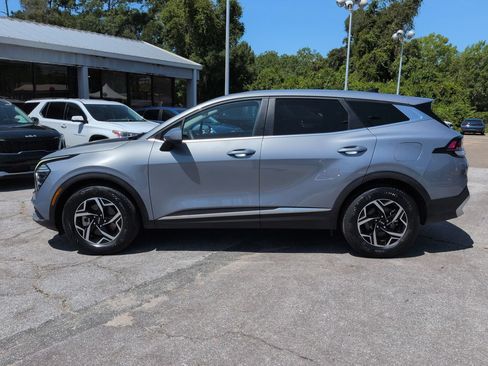 Certified 2025 Kia Sportage LX FWD image 8