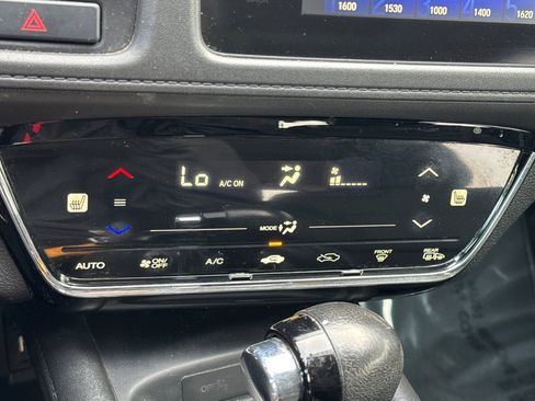 Used 2017 Honda HR-V EX image 19