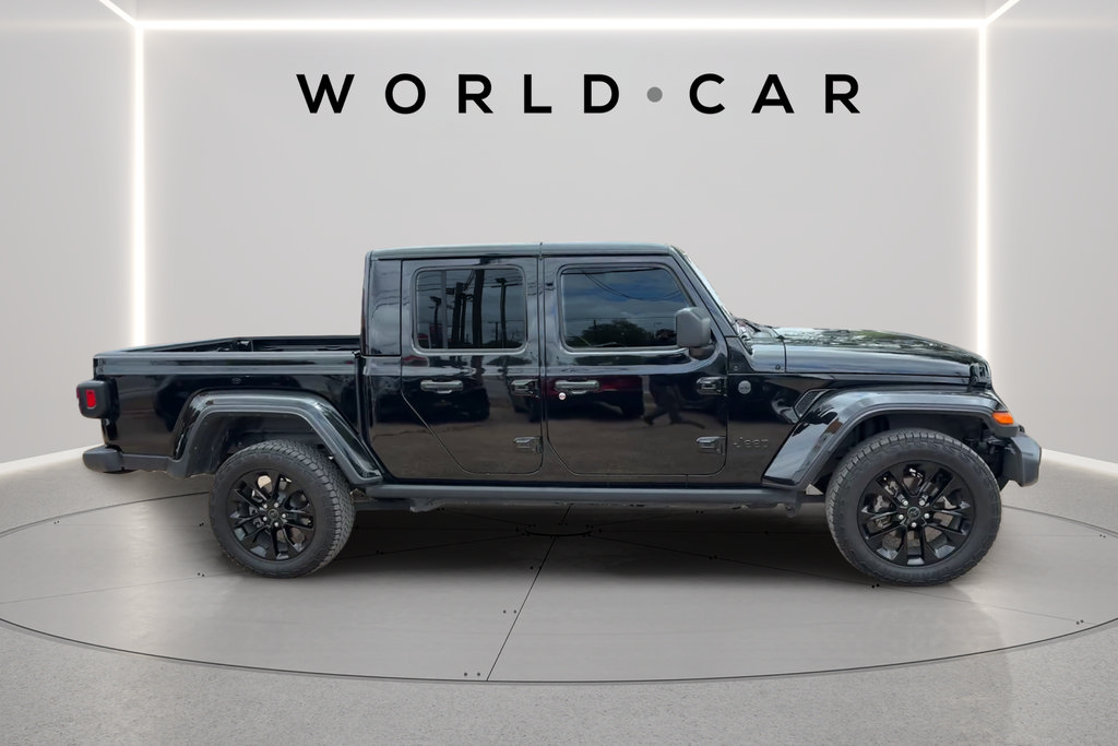 Used 2025 Jeep Gladiator Sport AWD/4WD image 4