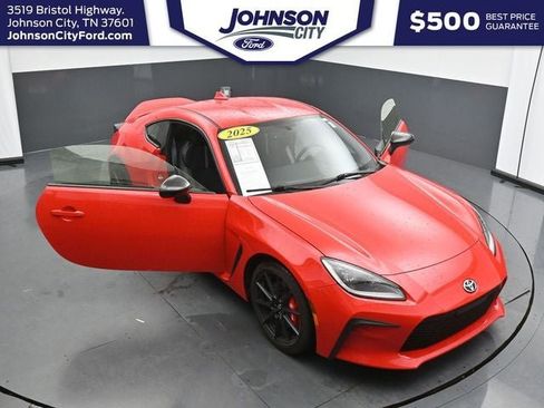 Used 2025 Toyota GR86 Premium w/ Performance Package RWD image 35