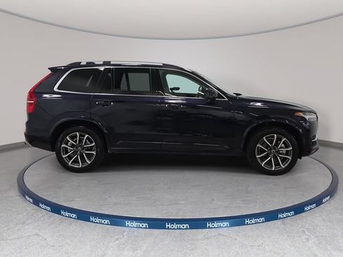 Used 2019 Volvo XC90 T5 Momentum w/ Multimedia Package AWD/4WD image 5