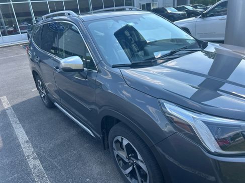 Used 2023 Subaru Forester Touring AWD/4WD image 5