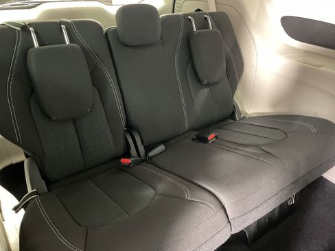 Used 2022 Chrysler Voyager LX image 22