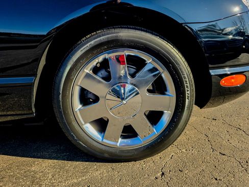 Used 2002 Ford Thunderbird LIMITED image 12