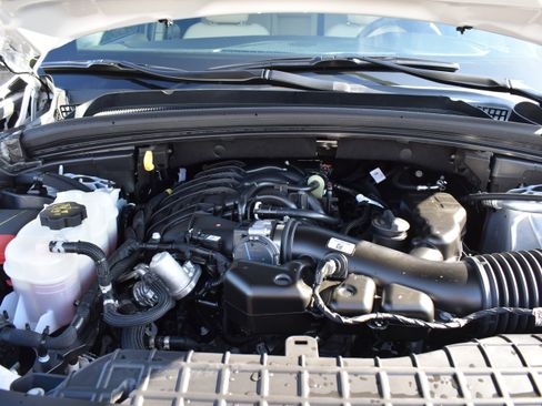 Used 2025 Jeep Grand Cherokee Limited w/ Luxury Tech Group II image 35