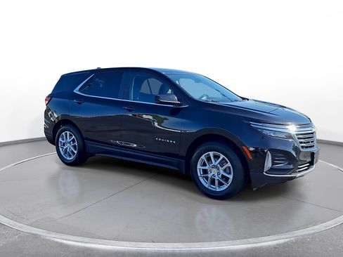 Used 2024 Chevrolet Equinox LT AWD/4WD image 2