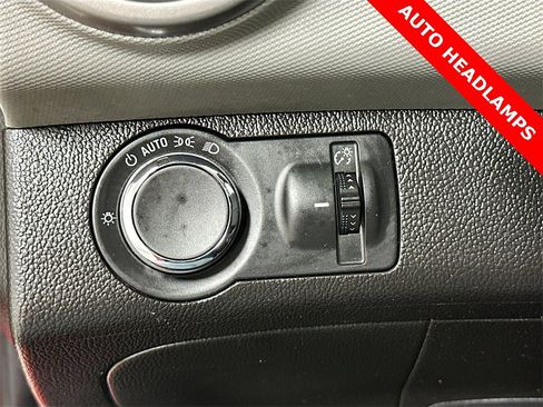 Used 2014 Chevrolet Sonic LT image 11